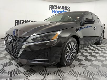 Used 2023 Nissan Altima 2.5 SV w/ SV Premium Package