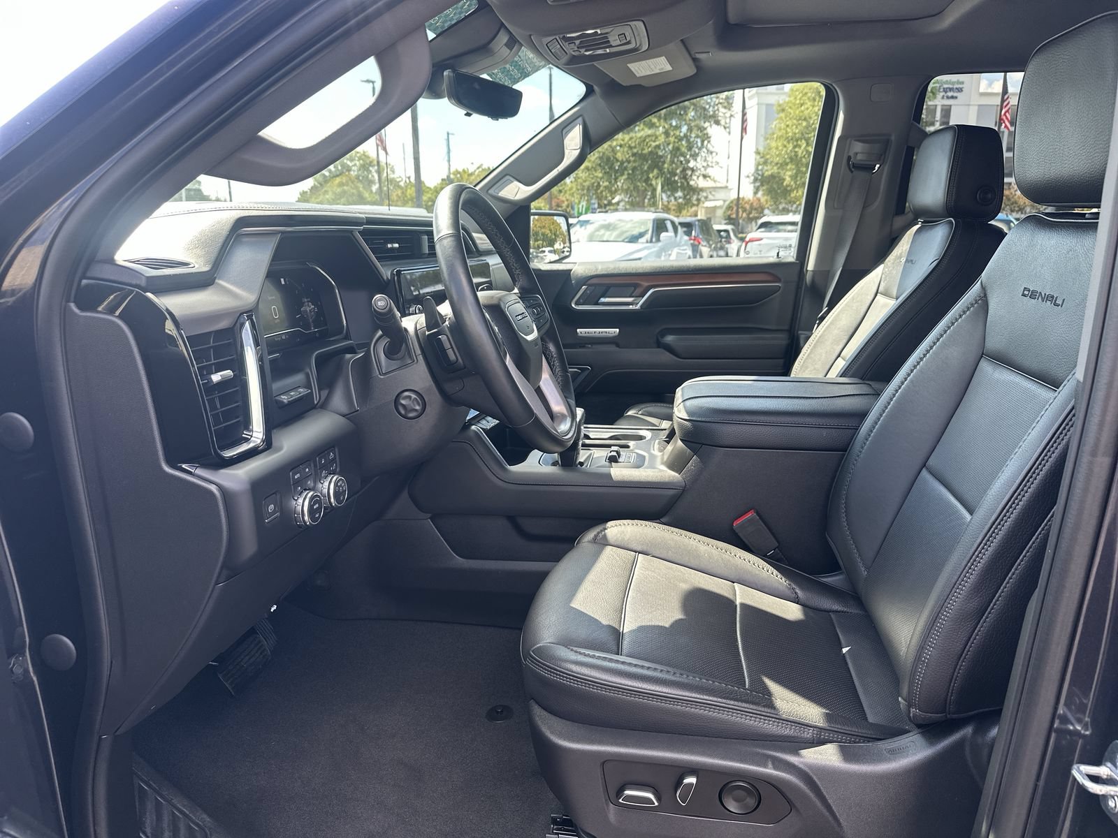Used 2023 GMC Sierra 1500 Denali w/ Denali Reserve Package AWD/4WD image 16