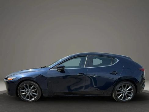 Used 2020 MAZDA MAZDA3 Hatchback FWD image 8