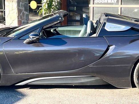 Used 2019 BMW i8 Roadster image 2