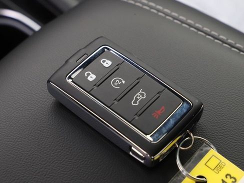 New 2025 Jeep Grand Cherokee Altitude image 32