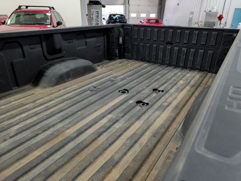 Used 2023 GMC Sierra 2500 Denali w/ Denali Black Diamond Edition AWD/4WD image 7