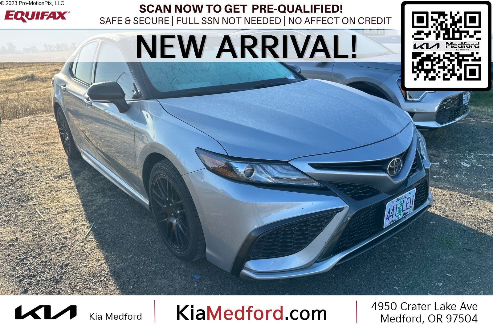 Used 2021 Toyota Camry XSE FWD image 1