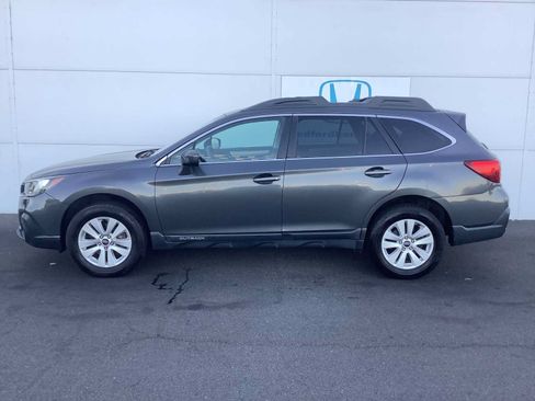 Used 2018 Subaru Outback 2.5i Premium AWD/4WD image 2