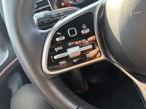 Used 2022 Mercedes-Benz GLE 350 w/ AMG Line Exterior image 18