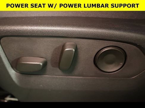 Used 2025 Chevrolet Silverado 2500 Custom w/ Custom Value Package image 3