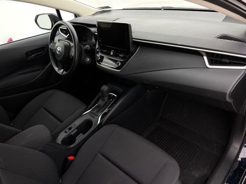 Used 2025 Toyota Corolla LE FWD image 13