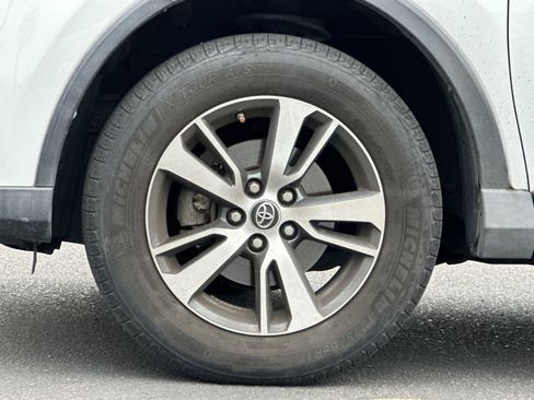 Used 2016 Toyota RAV4 XLE image 23