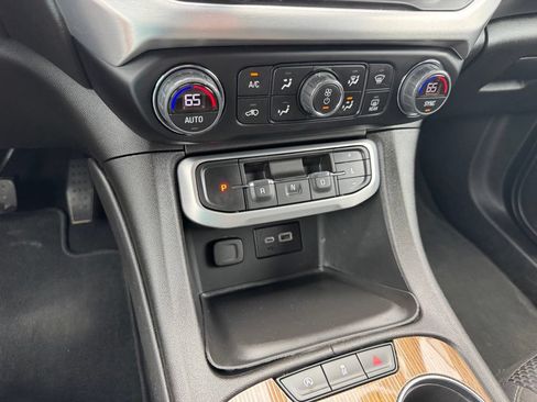 Used 2023 GMC Acadia SLE w/ Driver Convenience Package FWD image 31