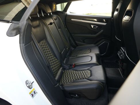 Used 2021 Lamborghini Urus AWD/4WD image 16