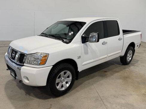 Used 2004 Nissan Titan LE w/ (Tow) Big Tow Pkg AWD/4WD image 2