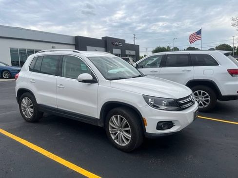 Used 2012 Volkswagen Tiguan SE AWD/4WD image 2