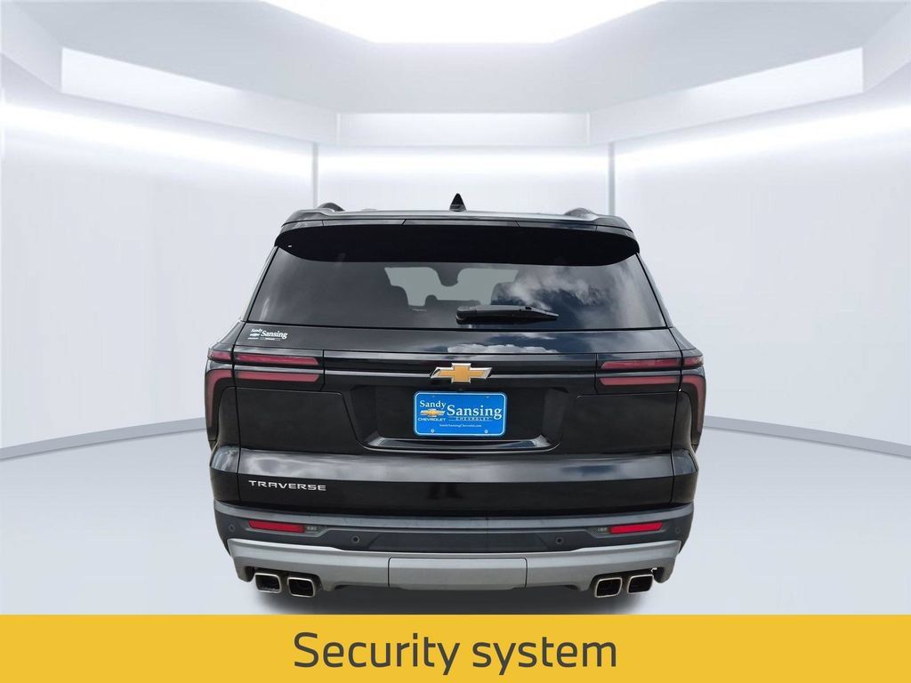 Used 2025 Chevrolet Traverse LT FWD image 5