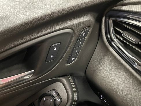 Used 2021 Buick Encore GX Essence w/ Advanced Technology Package AWD/4WD image 37