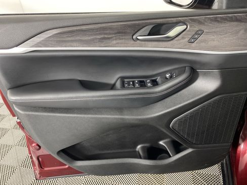 Used 2023 Jeep Grand Cherokee Limited AWD/4WD image 14