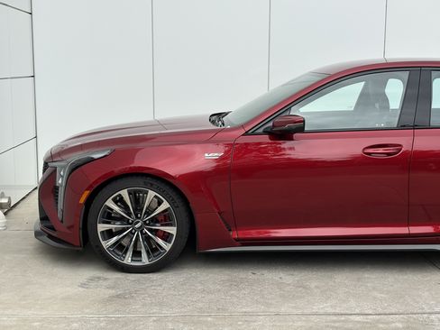Certified 2025 Cadillac CT5 V Blackwing w/ Carbon Fiber 2 Package RWD image 5