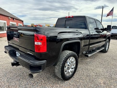 Used 2019 GMC Sierra 2500 Denali w/ Duramax Plus Package AWD/4WD image 10