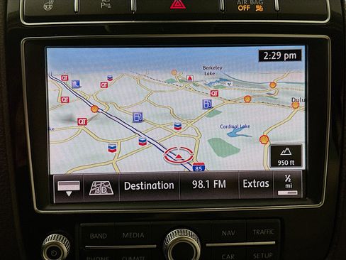 Used 2016 Volkswagen Touareg Sport image 21