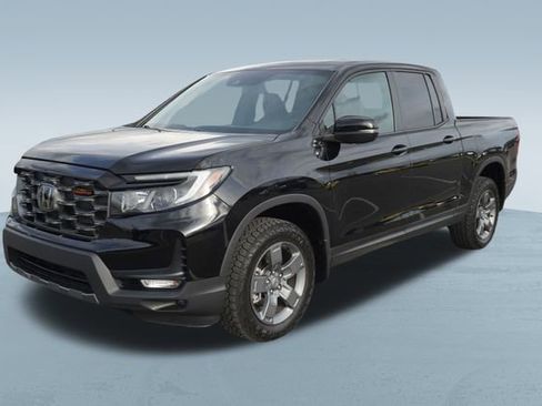 Used 2024 Honda Ridgeline TrailSport image 3