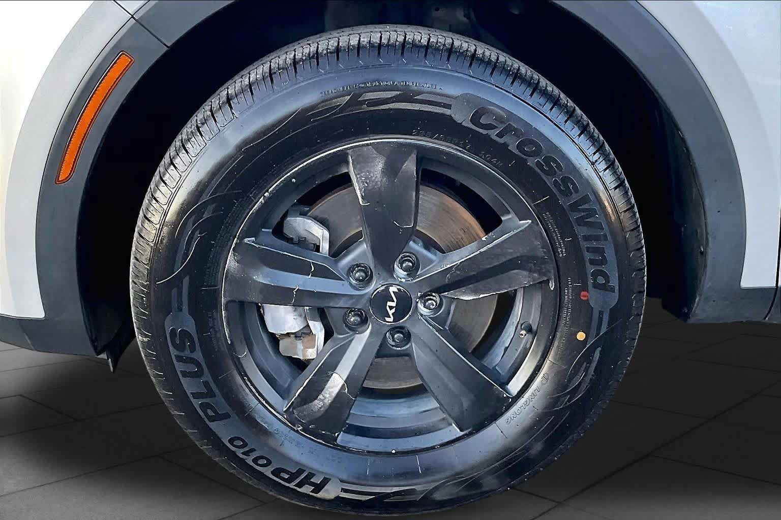 Used 2022 Kia Sorento LX AWD/4WD image 11