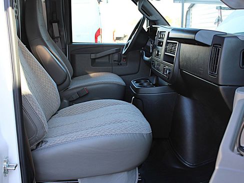Used 2025 Chevrolet Express 2500 Extended w/ Communications Package image 26