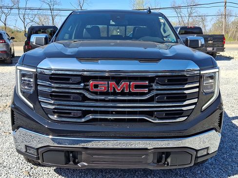 Used 2023 GMC Sierra 1500 SLT w/ SLT Premium Package image 2