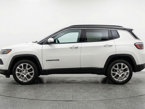 Used 2025 Jeep Compass Limited AWD/4WD image 5