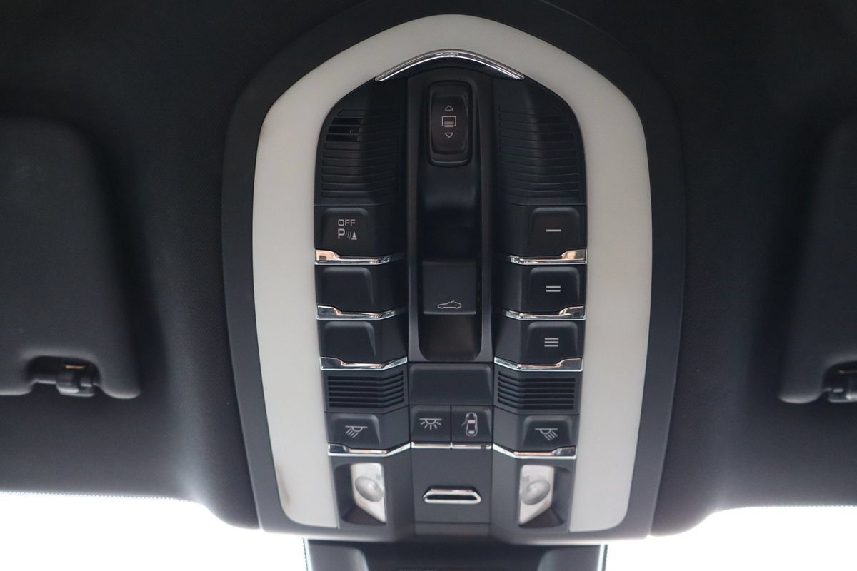 Used 2016 Porsche Macan S AWD/4WD image 27
