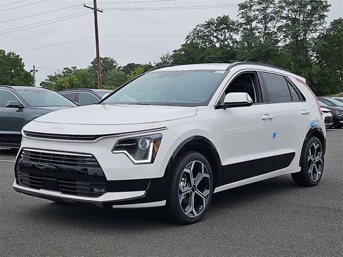 New 2025 Kia Niro EX Touring image 3