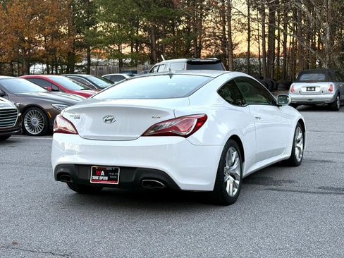 Used 2013 Hyundai Genesis 2.0T image 4