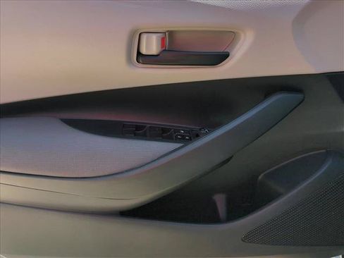 Certified 2022 Toyota Corolla LE FWD image 11