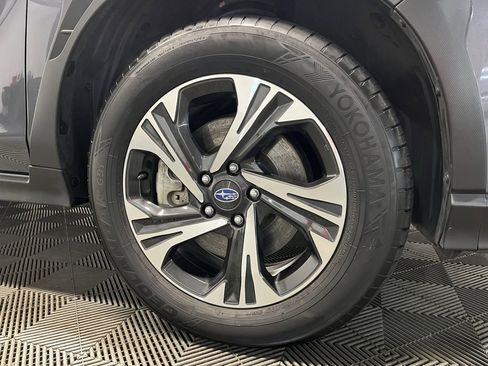 Used 2024 Subaru Crosstrek 2.0i Premium image 3