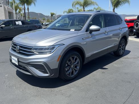 Used 2022 Volkswagen Tiguan SE AWD/4WD image 5