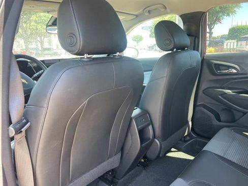 Used 2025 Chevrolet Trax LT w/ LT Convenience Package FWD image 9