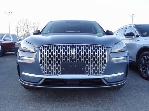 Used 2025 Lincoln Corsair Premiere image 2