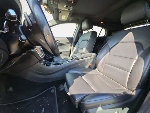 Used 2018 Mercedes-Benz GLA 250 4MATIC w/ Premium Package image 9