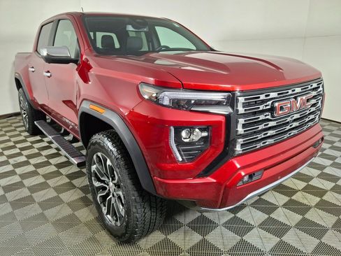 Used 2024 GMC Canyon Denali image 7