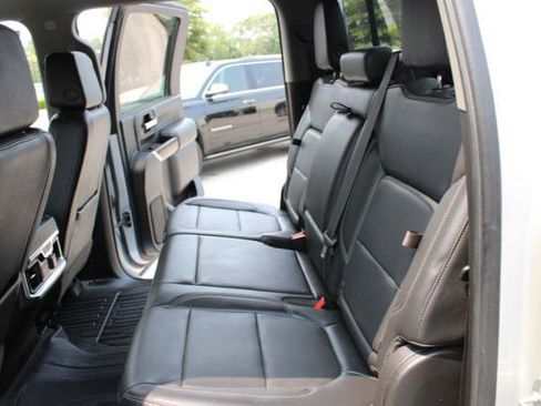 Used 2020 GMC Sierra 2500 SLT RWD image 26