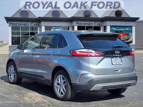 Used 2024 Ford Edge SEL image 2