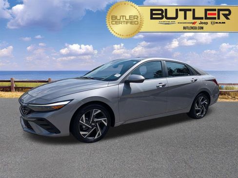 Used 2025 Hyundai Elantra SEL FWD image 1
