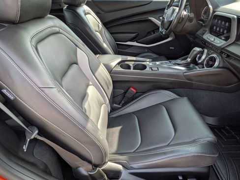 Used 2022 Chevrolet Camaro LT RWD image 18