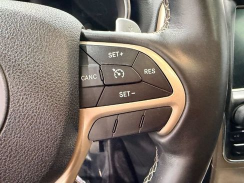 Used 2017 Jeep Grand Cherokee Limited w/ Luxury Group II AWD/4WD image 24