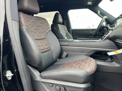 New 2025 Nissan Armada Platinum Reserve image 19