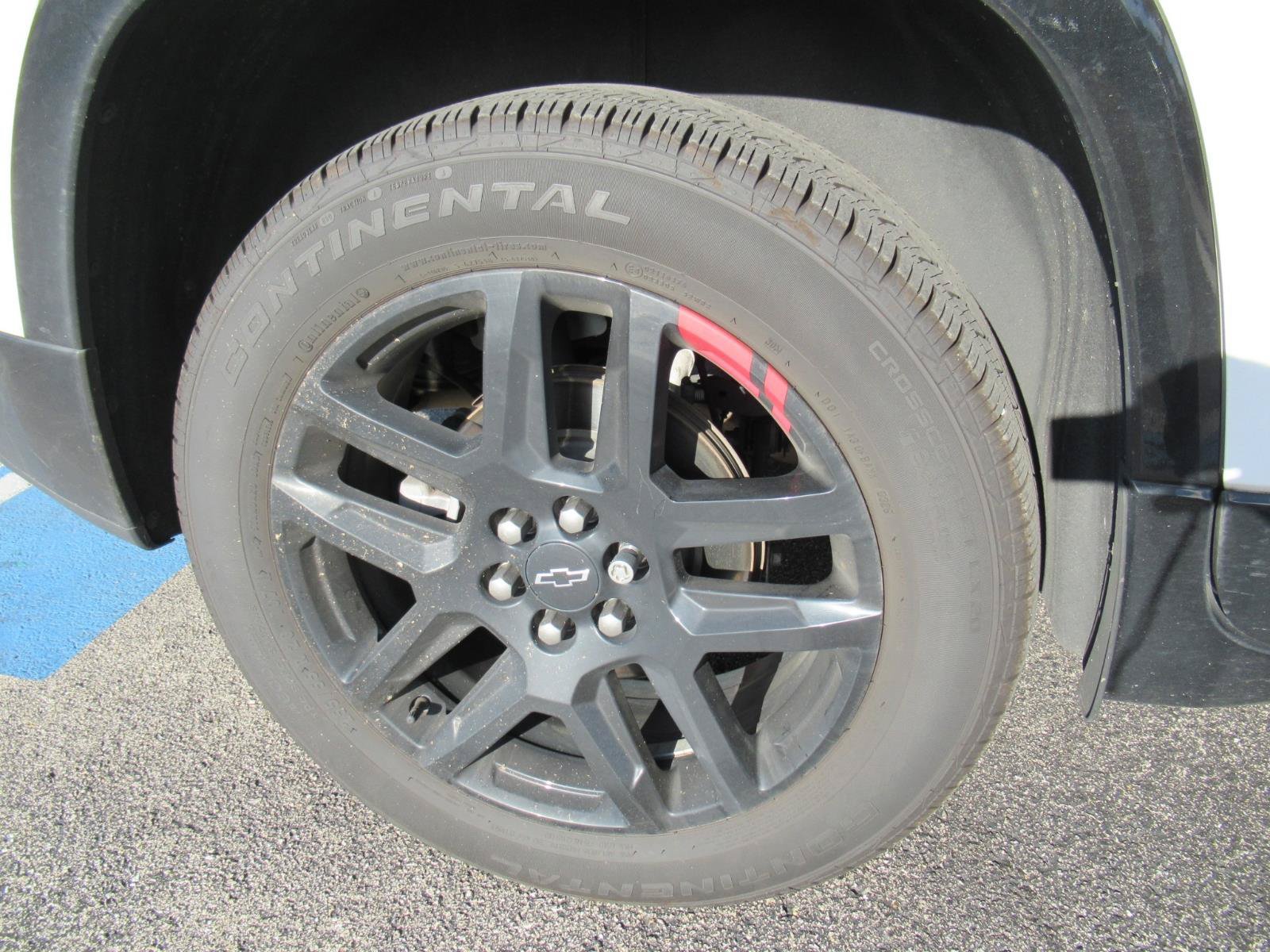 Used 2023 Chevrolet Traverse Premier w/ Redline Edition FWD image 5