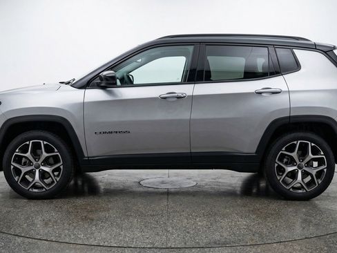 Used 2025 Jeep Compass Limited AWD/4WD image 5