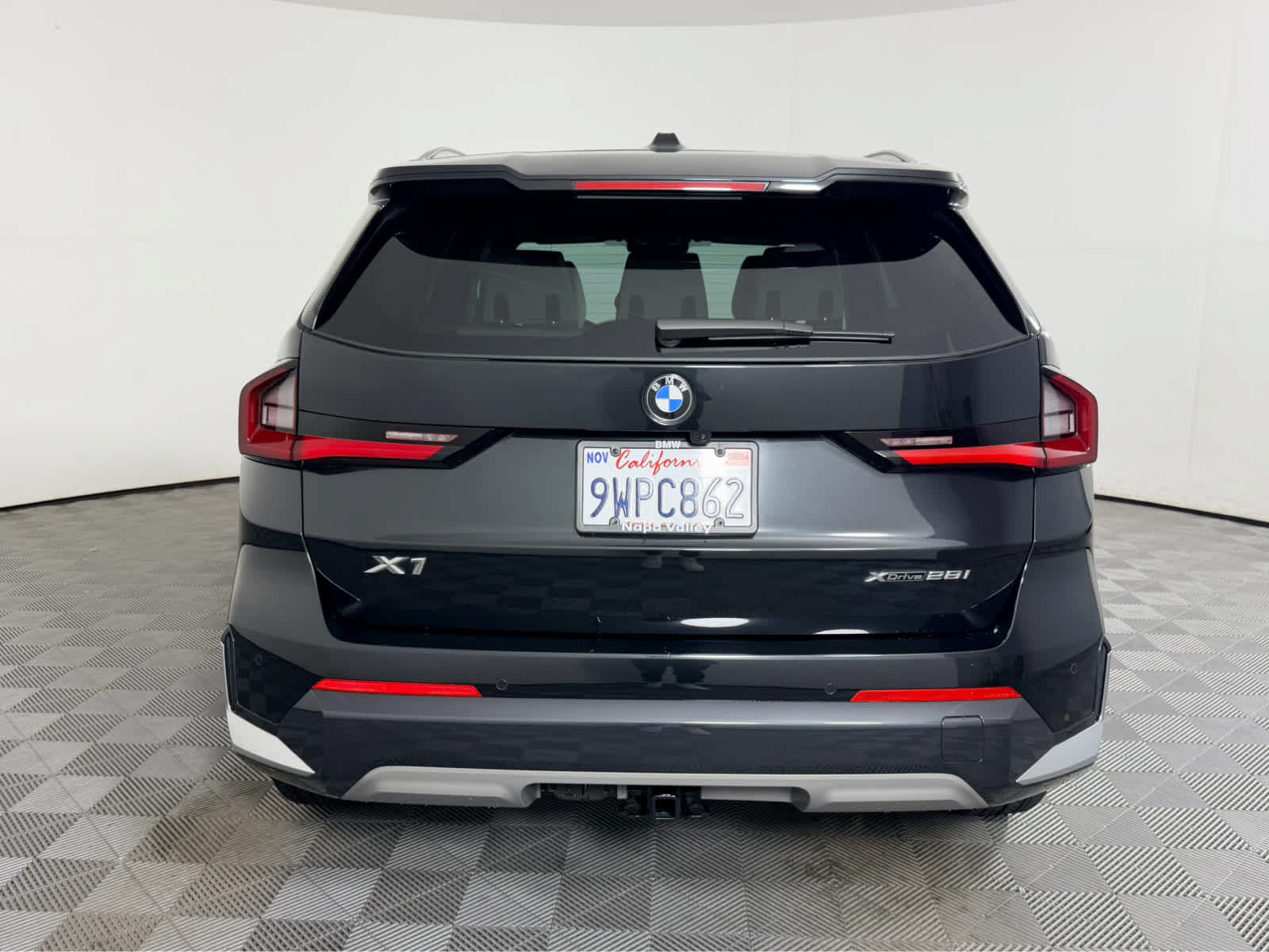 Used 2025 BMW X1 xDrive28i w/ Premium Package AWD/4WD image 4