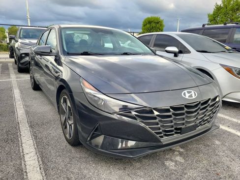 Used 2023 Hyundai Elantra Limited FWD image 2