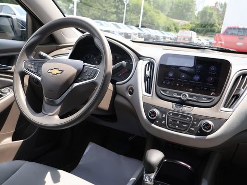 Certified 2025 Chevrolet Malibu LT FWD image 26