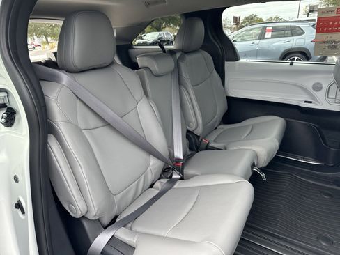 New 2025 Toyota Sienna XLE image 30