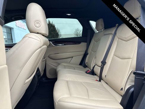 Used 2019 Cadillac XT5 Premium Luxury FWD image 16